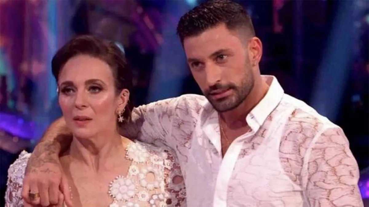 ‘Clue’ that shows who is ‘disconnected’ on Strictly after Amanda and Giovanni feud