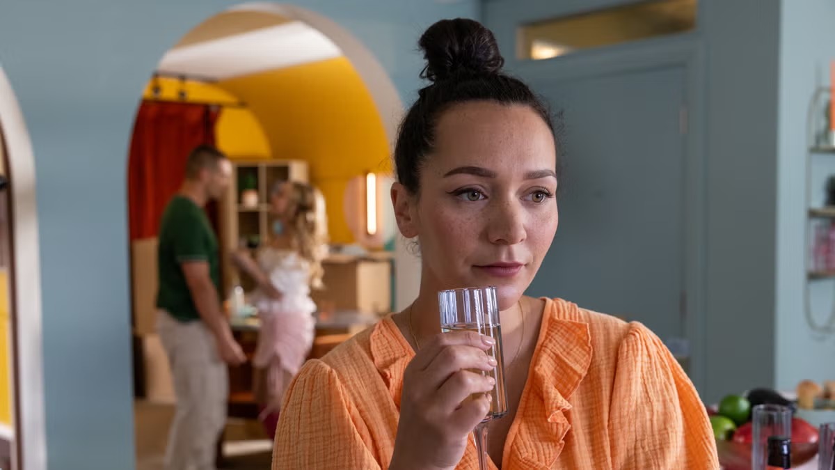 Hollyoaks spoiler (Thursday 01 August): Cleo faces more pressure from Abe