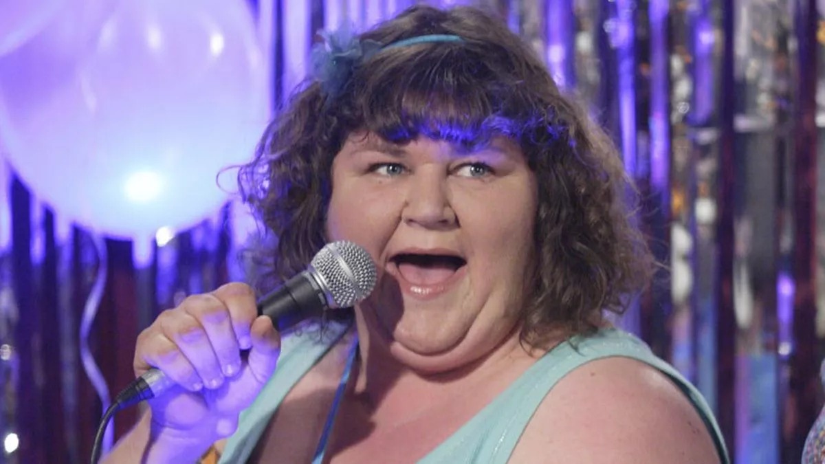 EastEnders’ Cheryl Fergison shocks fans with voice as she belts out songs at gig