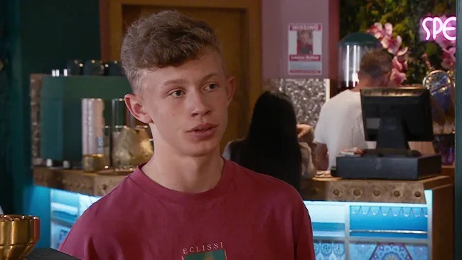 Dylan cornered by menacing Mason as showdown looms in Coronation Street