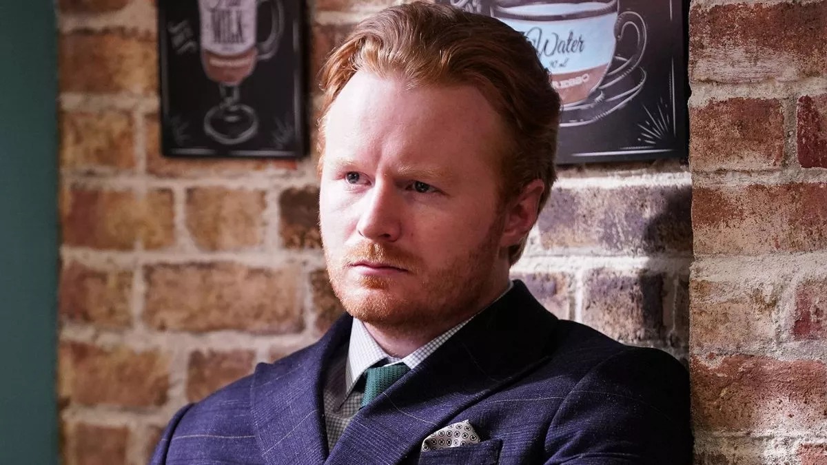 EastEnders fans ‘solve’ Fraser’s accomplice and plan for Linda as ‘character to return’