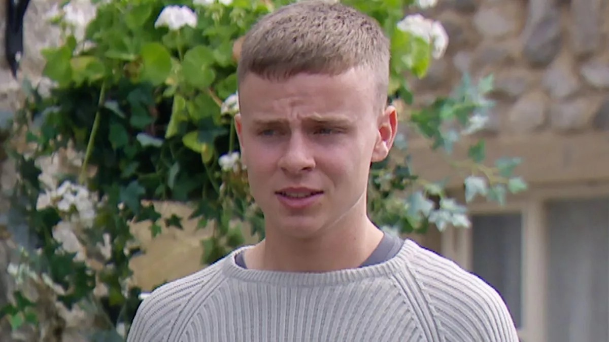 Emmerdale’s Samson Dingle’s real plan for Josh ‘rumbled’ by fans after text clue