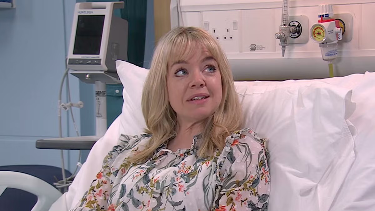 Coronation Street spoiler (Monday 12 August): Toyah suffers complications