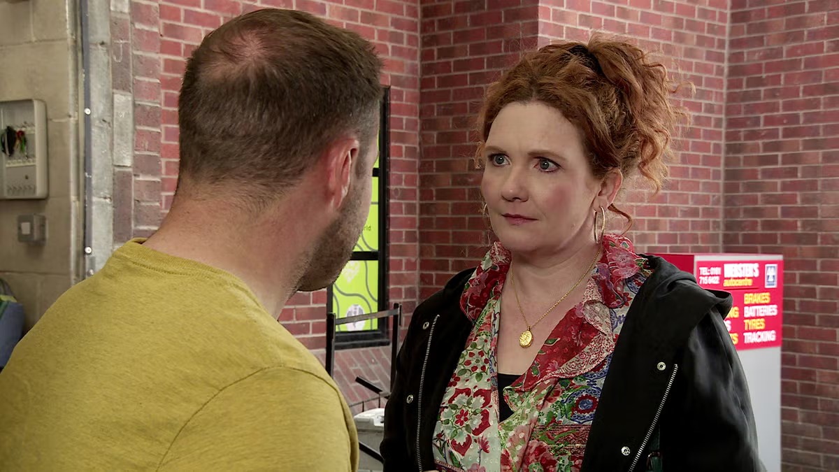 Coronation Street star explains Fiz’s fears in Alina story