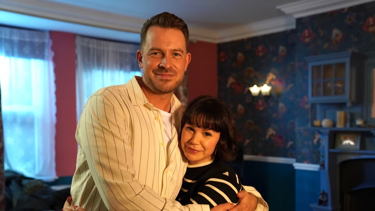 Hollyoaks spoiler: Darren tells Nancy the truth