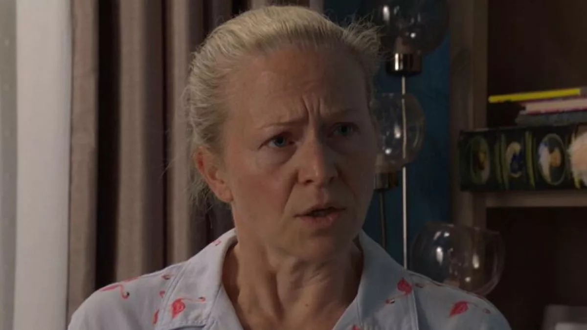 EastEnders Linda’s downfall confirmed as one resident exposes her – but not Dean or Bernie