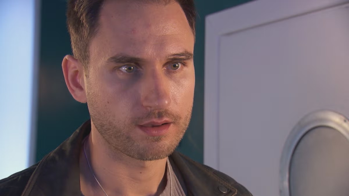 Hollyoaks’ Freddie Roscoe to be arrested after Robbie attack