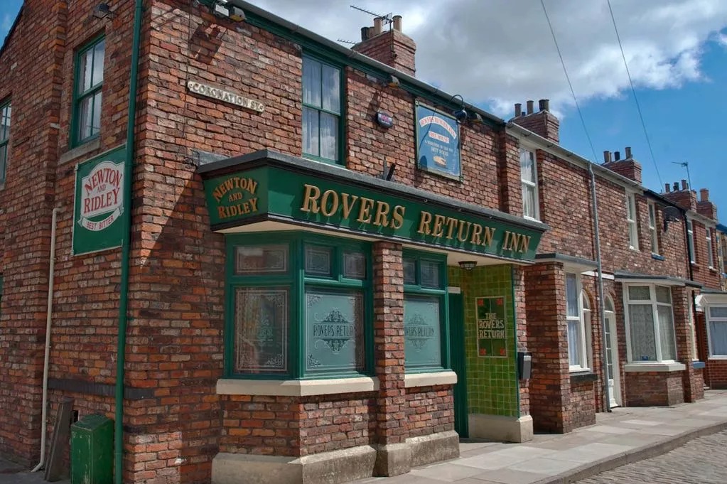 Corrie’s new Rovers Return owner ‘revealed’ in shock twist – and it’s familiar face to fans