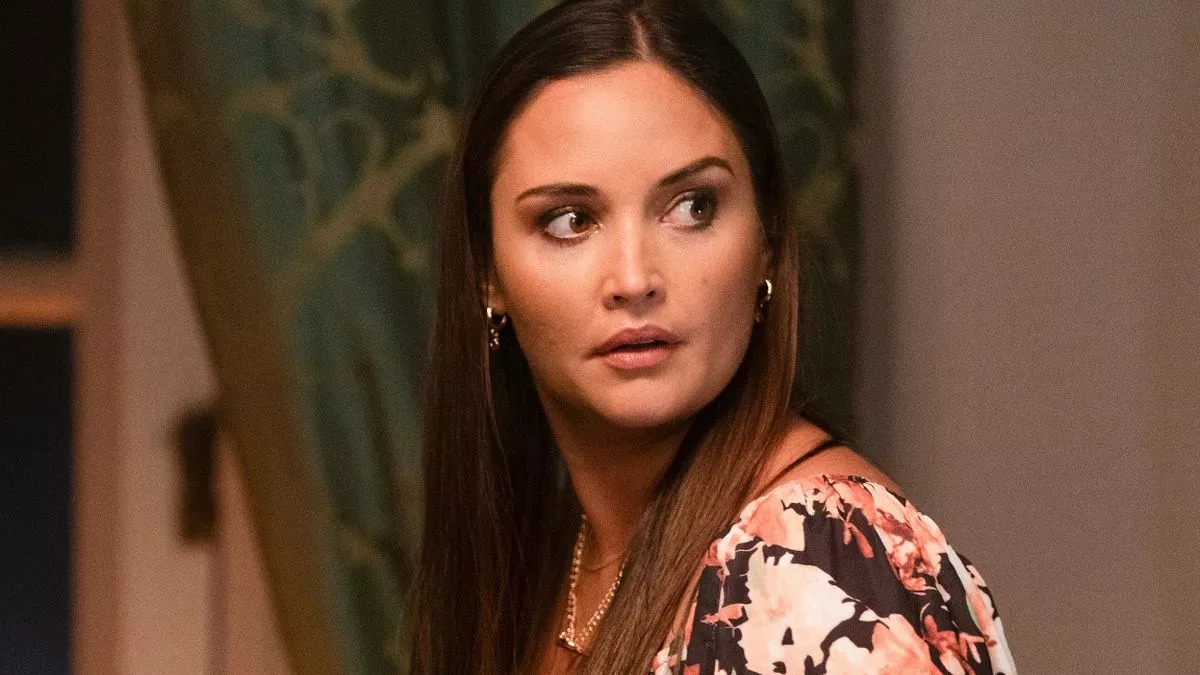 EastEnders fans ‘solve’ what’s wrong with Lauren Branning after worrying scene