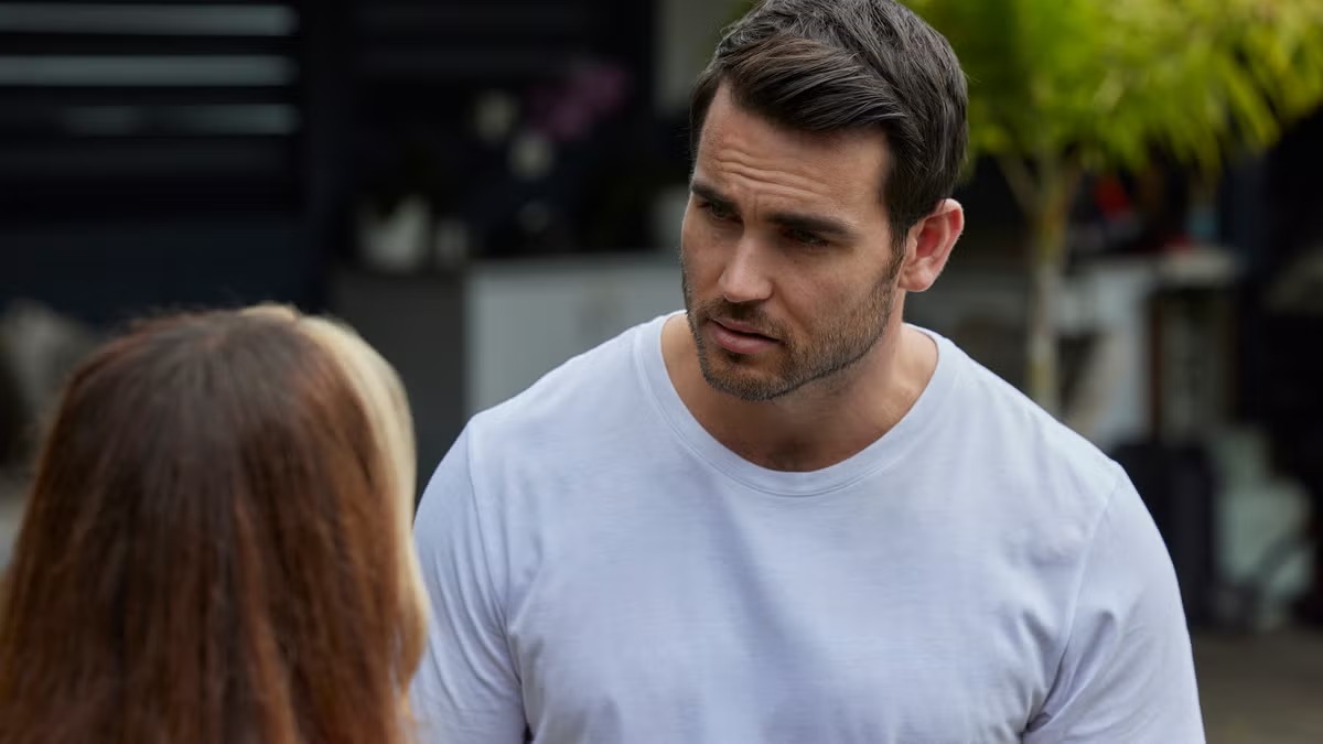 Home and Away spoiler: Eden pays a drunken visit to Cash