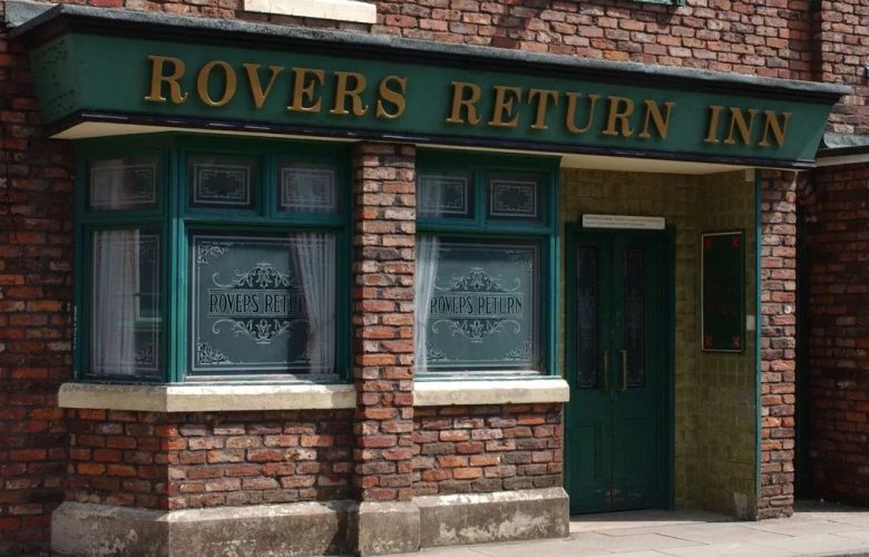 ITV Coronation Street favourite makes unexpected return as character ‘faces death’