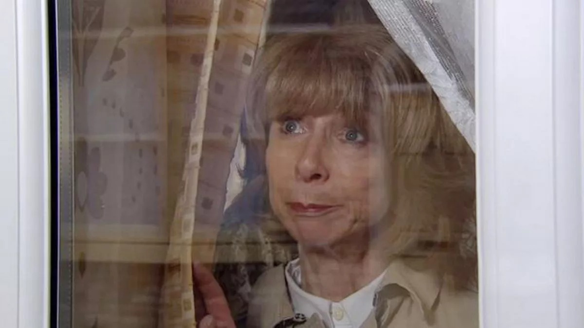 Coronation Street’s Helen Worth waves goodbye to ITV soap with backstage bash – and surprising tribute