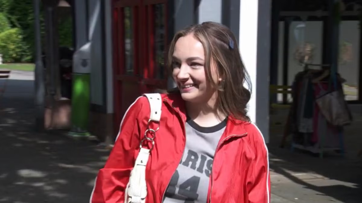 Hollyoaks’ Isabelle Smith reveals real-life friendship with co-star