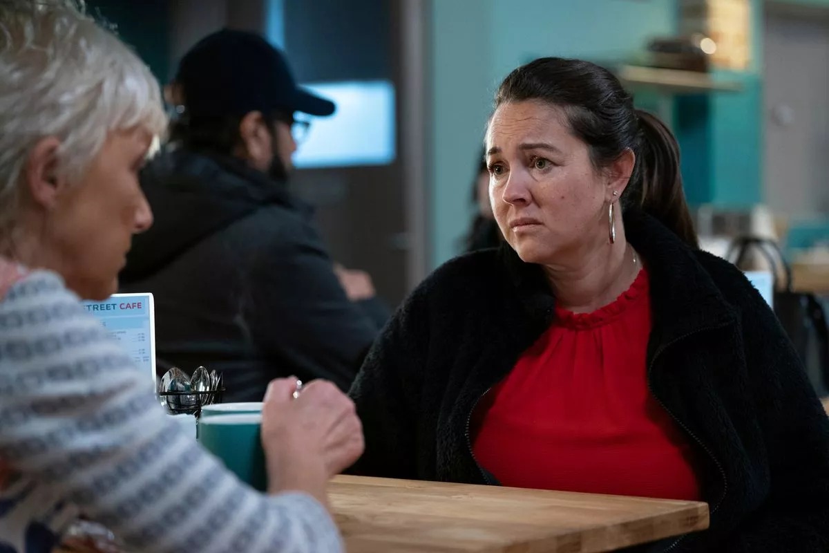 EastEnders spoilers: Lauren’s struggle and unlikely kiss leaves Stacey confused