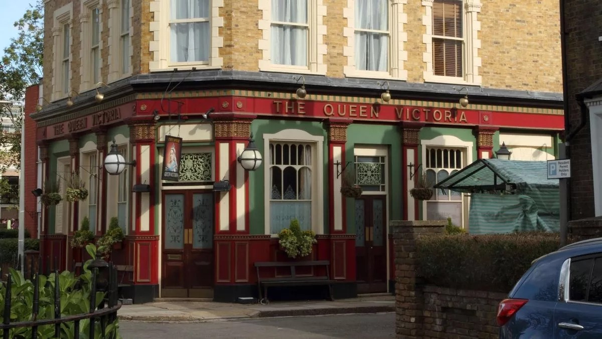 EastEnders special episode sees tragic death, three returns and sad exits teased