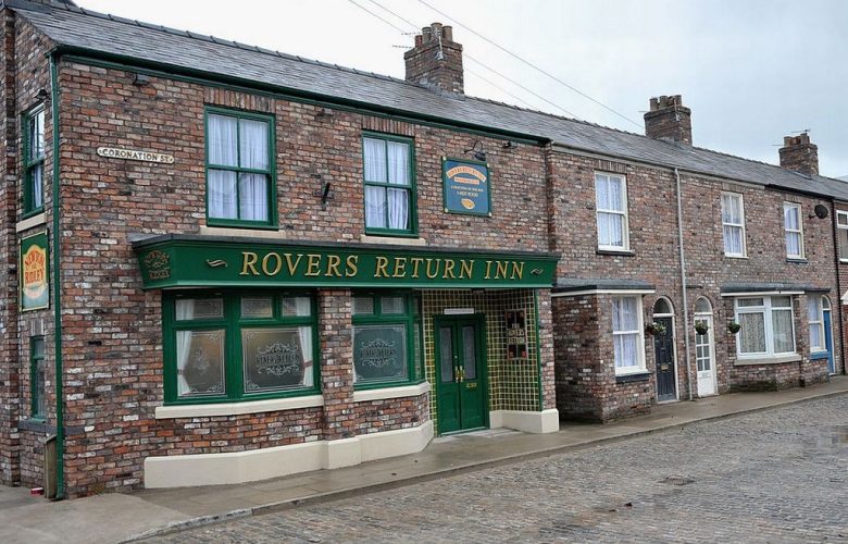 Coronation Street fans shocked to discover stars are father and son in real life