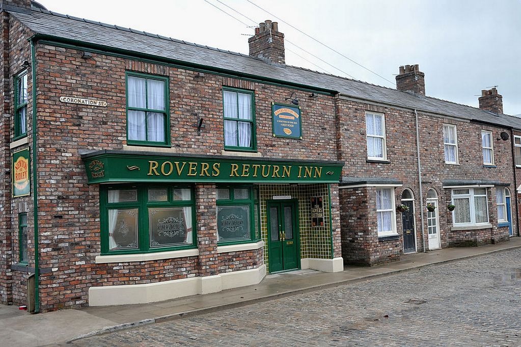 Coronation Street fans shocked to discover stars are father and son in real life