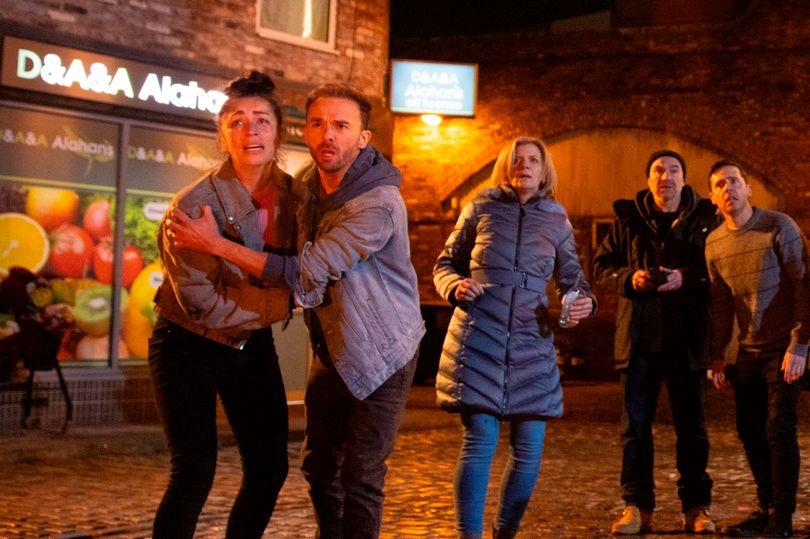 Coronation Street spoiler as huge fire rips through beloved Platt home as culprit teased and others in danger