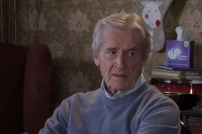 Coronation Street fans say ‘I’m wondering’ as Ken Barlow mystery deepens