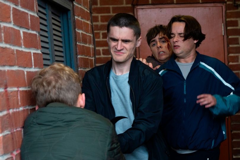 Coronation Street fans ‘sobbing’ as knife horror ends in death amid change to soap