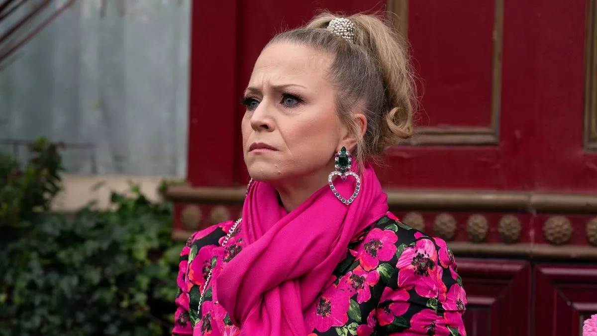 EastEnders’ Kellie Bright said ‘I can’t as she issued plea to ITV bosses over live episode