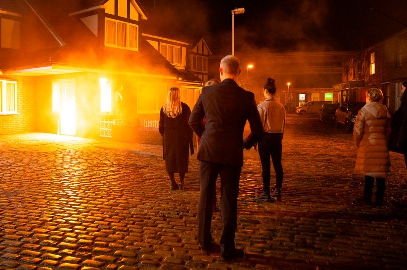 Coronation Street fans think ITV’s ‘revealed’ who started horror Platt home fire