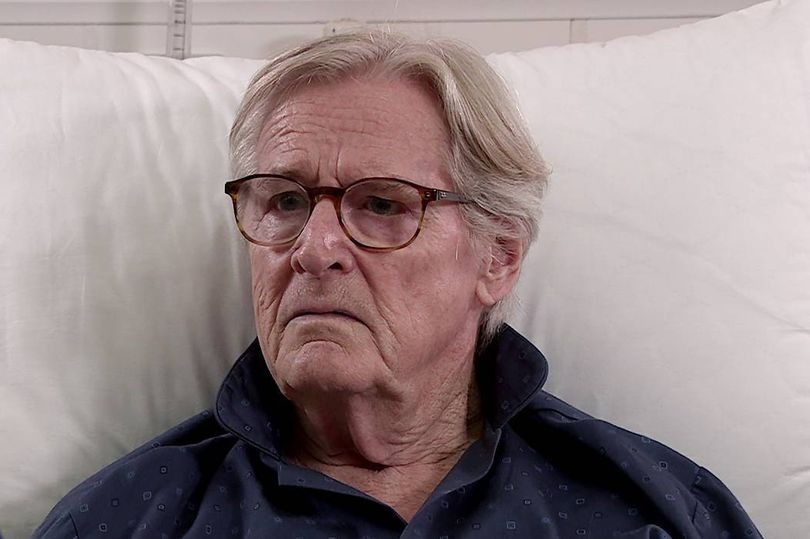 Coronation Street legend’s return ‘sealed’ 38 years after exit as fans ‘work out’ Ken twist