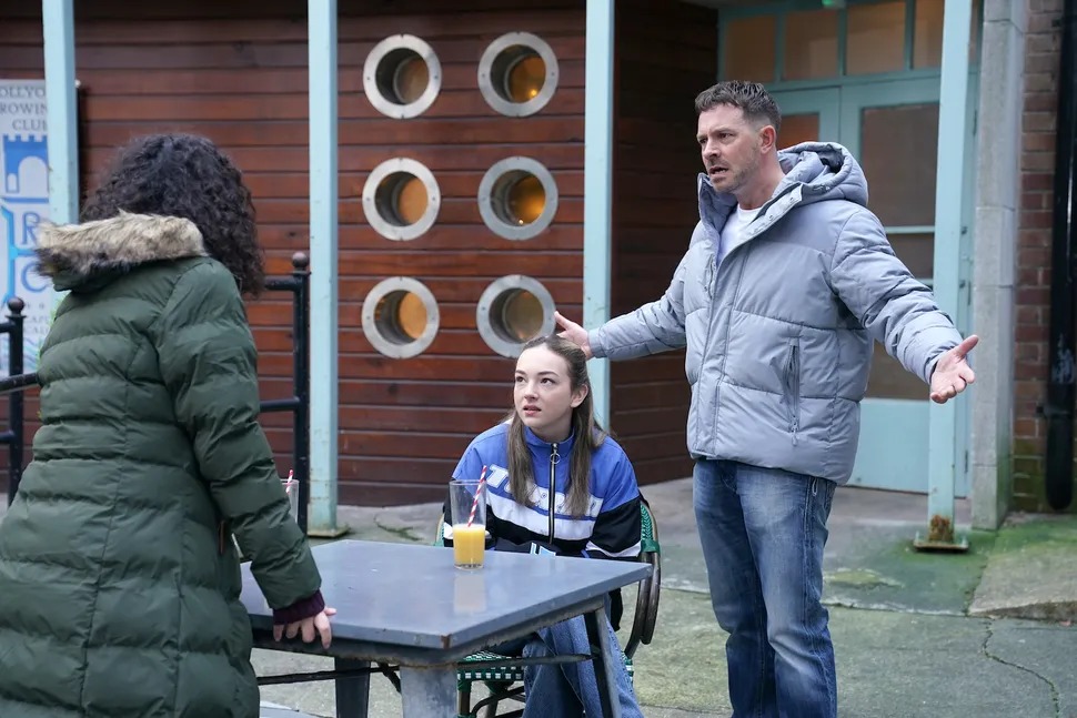 Hollyoaks spoilers: Blame game! Kat Omari accuses Darren of assault!