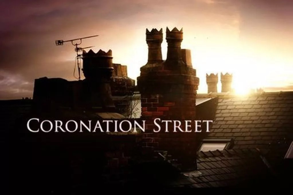 ITV Coronation Street fans say ‘thank goodness’ as familiar face returns