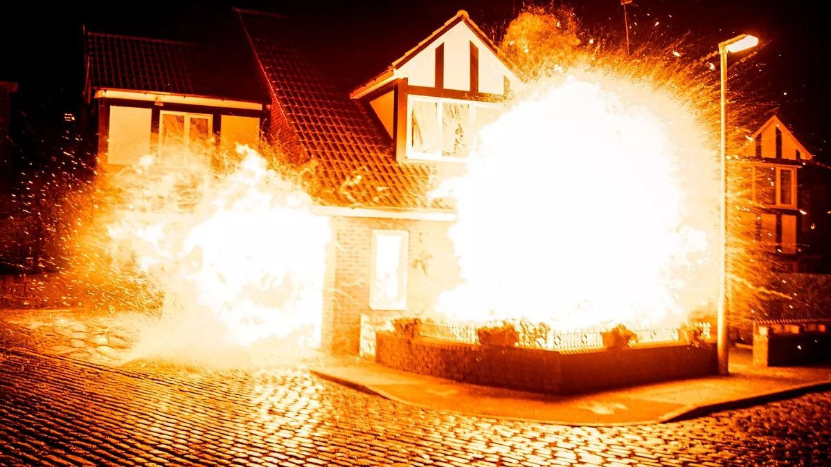 Coronation Street inferno horror: Who dies and who starts fire as spoilers tease twist