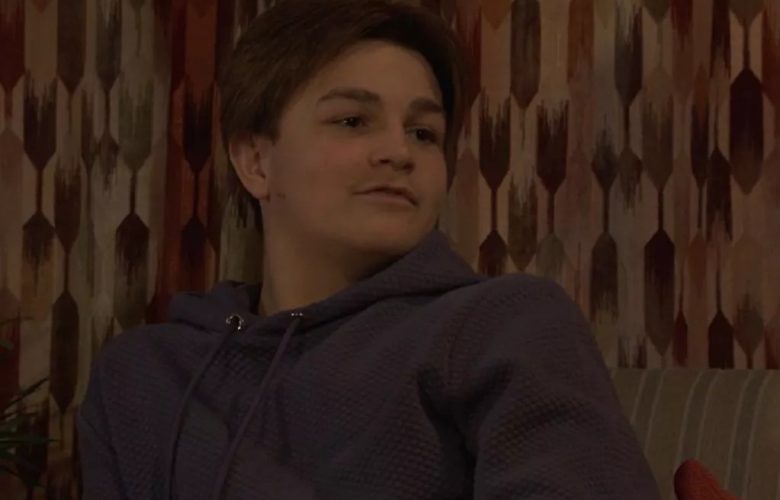 EastEnders fans ‘crack code’ on new Tommy Moon mystery as they fear for character