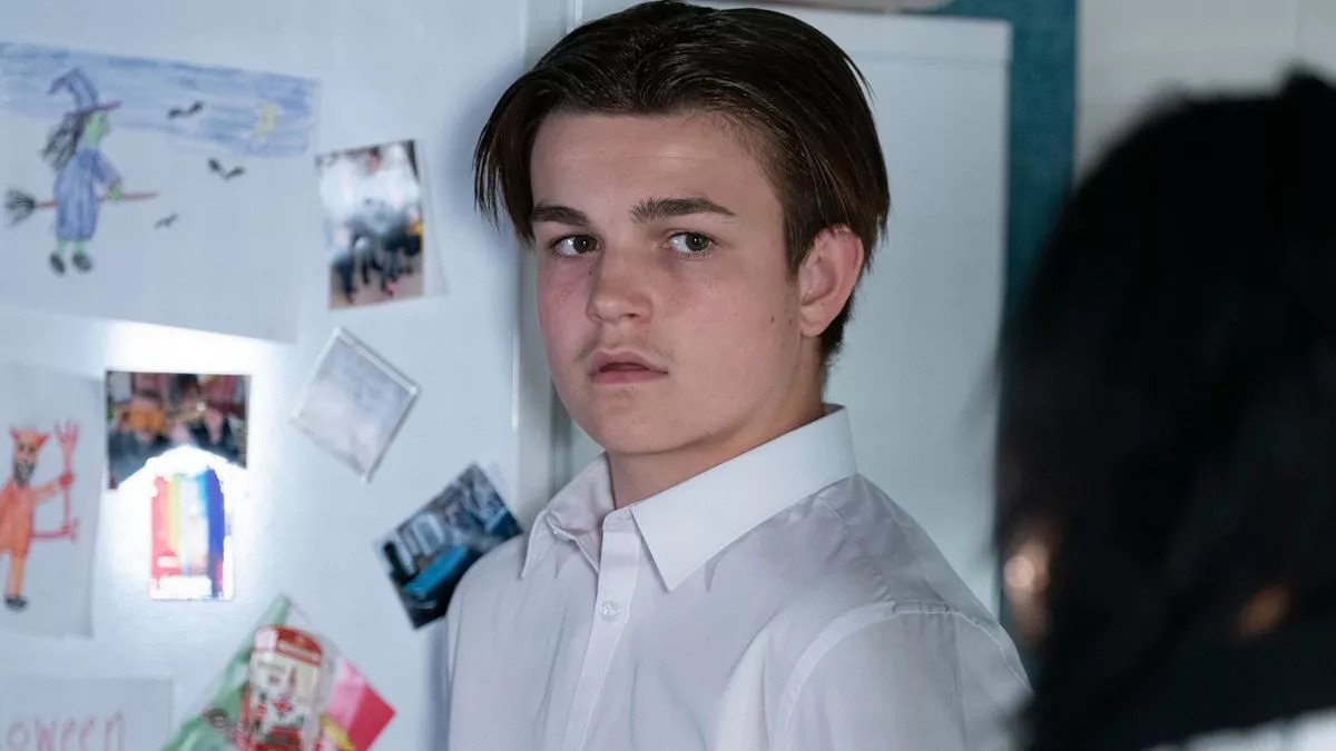 EastEnders Tommy Moon’s online pal ‘not who he says he is’ as AI claim ‘debunked’