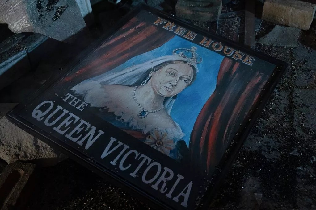 EastEnders fans ‘work out’ new Queen Vic owner – and it’s legend returning to soap